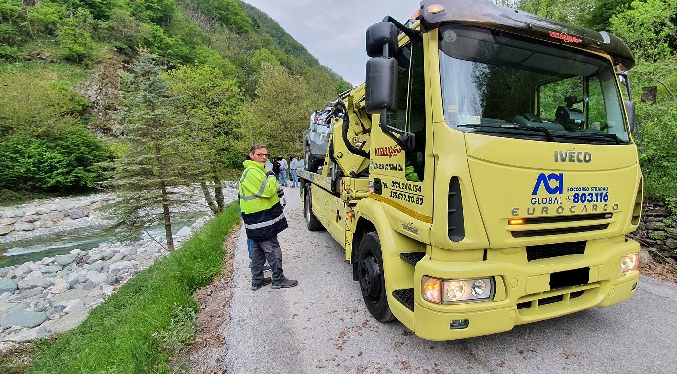 Recupero in montagna con il carro attrezzi