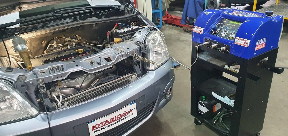 Lavaggio motore con sistema Liqui Moly in officina a Frabosa Sottana